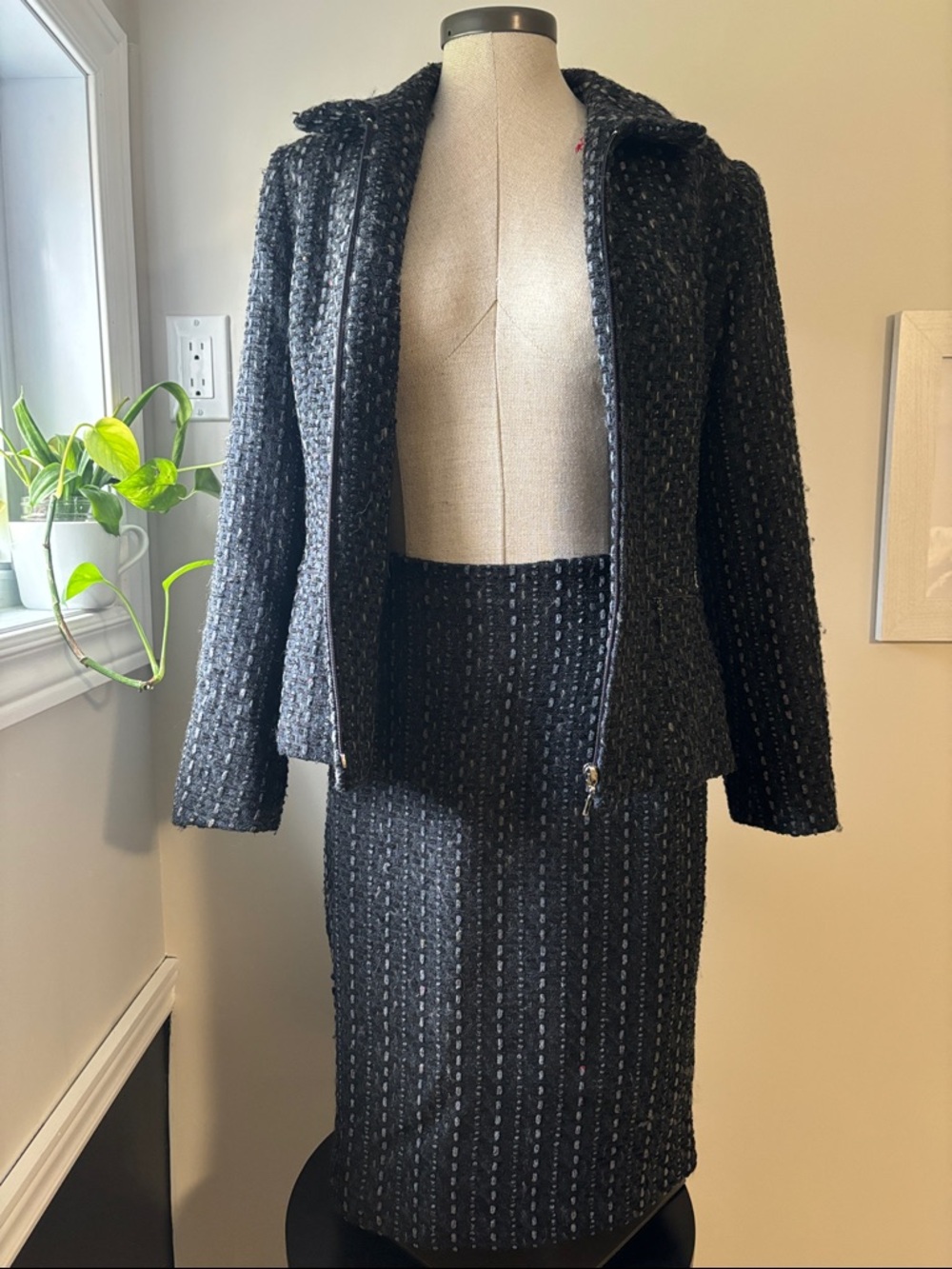 HOLT RENFREW vintage wool skirt suit - Picture 2 of 11